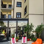 Oki Doki Old Town מלון דירות 4*