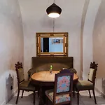 Oki Doki Old Town Ξενοδοχείο με διαμερίσματα 4*